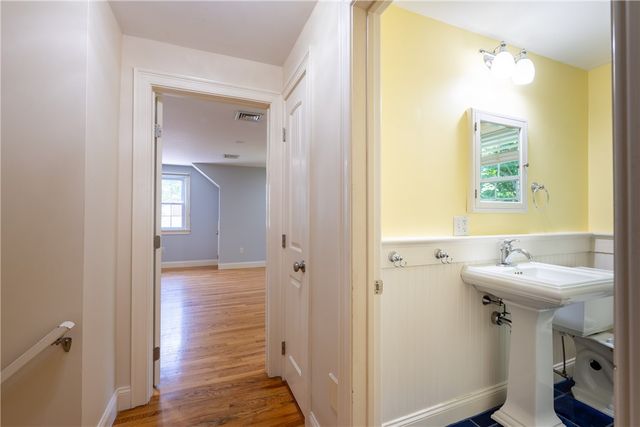 48 Pleasant Street, Portsmouth, RI 02871