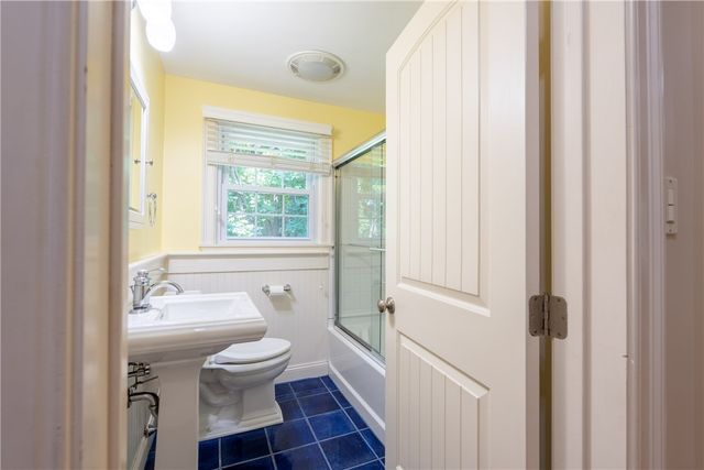 48 Pleasant Street, Portsmouth, RI 02871