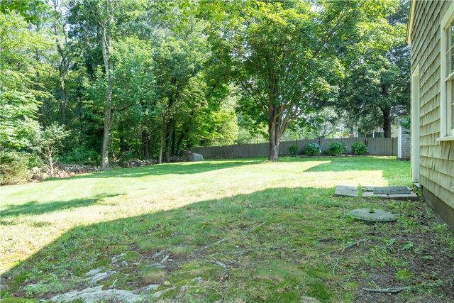 48 Pleasant Street, Portsmouth, RI 02871