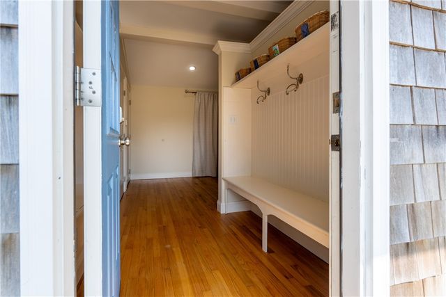 48 Pleasant Street, Portsmouth, RI 02871