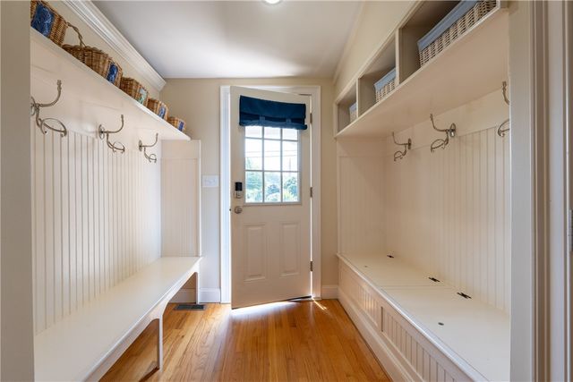 48 Pleasant Street, Portsmouth, RI 02871