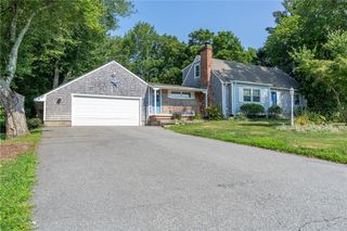 48 Pleasant Street, Portsmouth, RI 02871