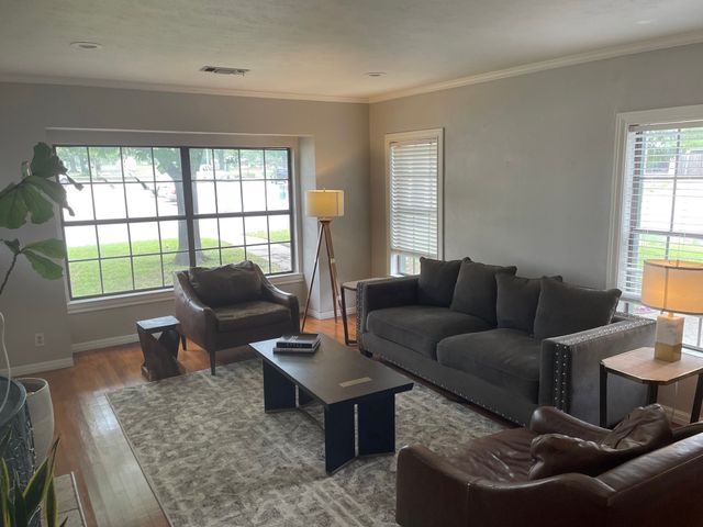 3444 Rogers Avenue, Fort Worth, TX 76109