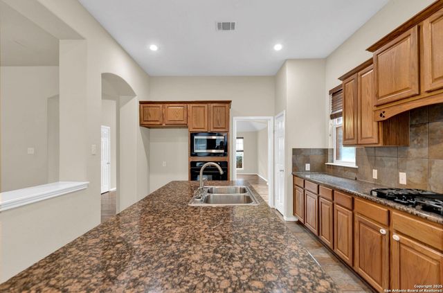 15707 Amador Rio, Helotes, TX 78023