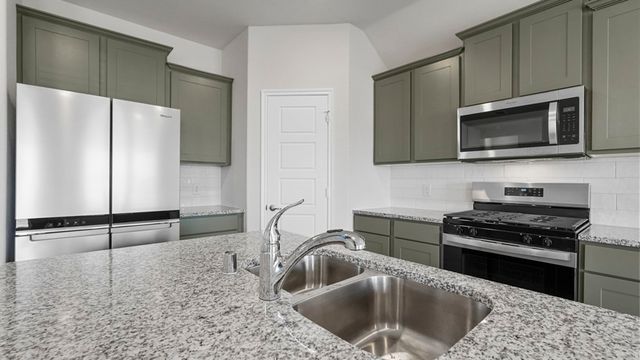 754 Hart Leaf Lane, Lavon, TX 75166