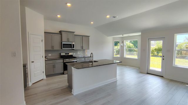 640 Greystone Lane, Angleton, TX 77515