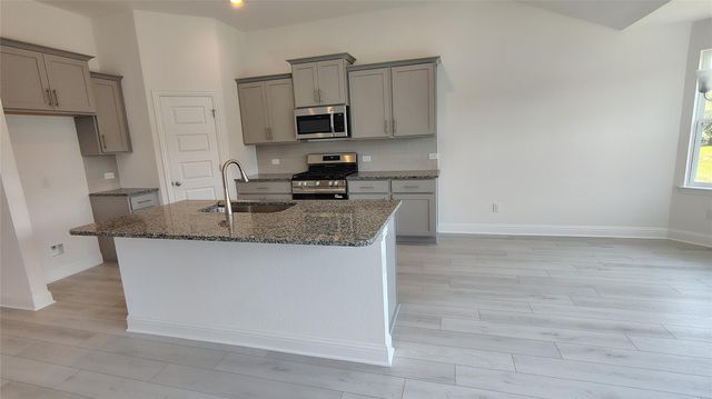 640 Greystone Lane, Angleton, TX 77515