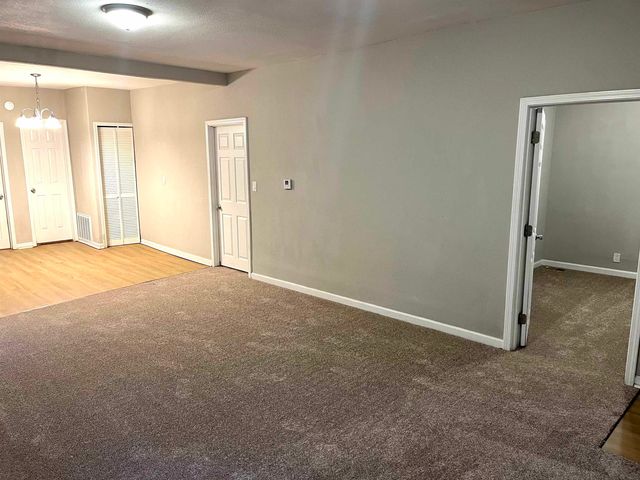 1550 S Water St, Wichita, KS 67213