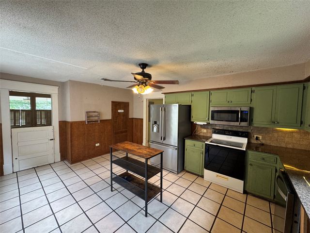 703 N Parmele Street, Leonard, TX 75452