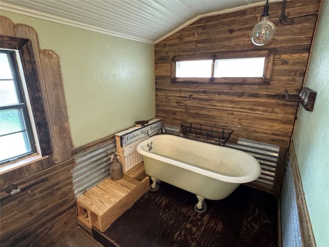 703 N Parmele Street, Leonard, TX 75452