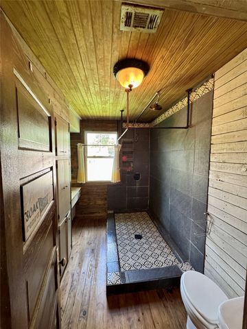 703 N Parmele Street, Leonard, TX 75452
