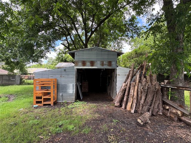 703 N Parmele Street, Leonard, TX 75452