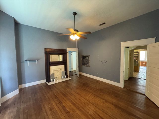 703 N Parmele Street, Leonard, TX 75452