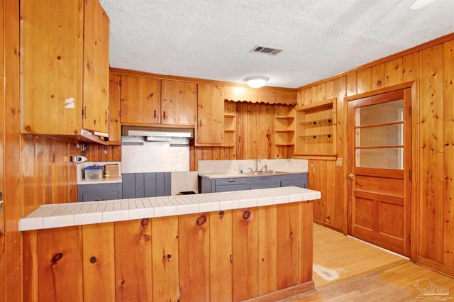 533 Ditmar St, Pensacola, FL 32503
