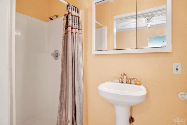 533 Ditmar St, Pensacola, FL 32503