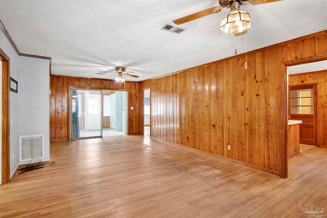 533 Ditmar St, Pensacola, FL 32503