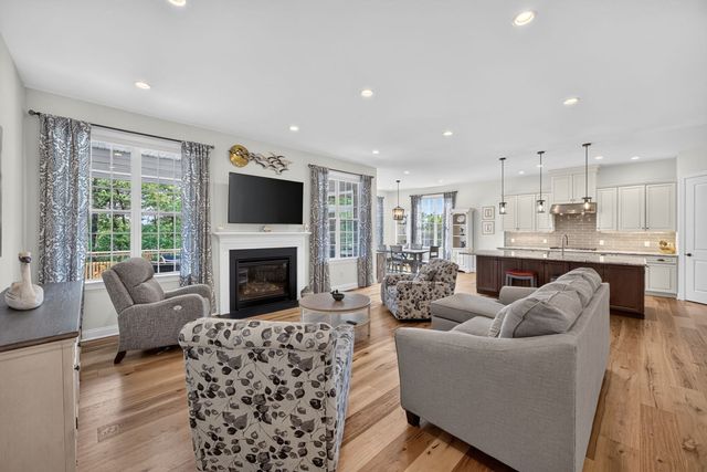 58 Woody Nook, Plymouth, MA 02360