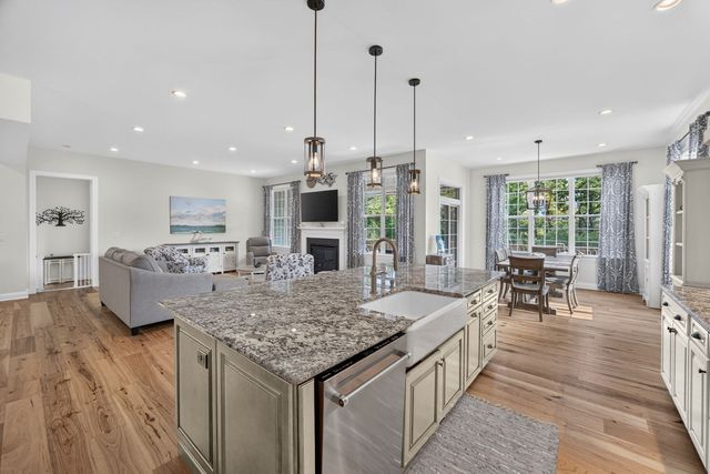 58 Woody Nook, Plymouth, MA 02360