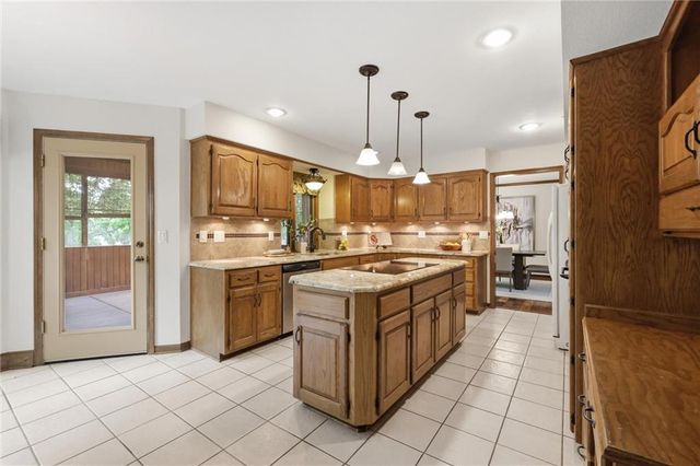 1505 82nd Terrace, Kansas City, MO 64118