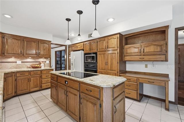 1505 82nd Terrace, Kansas City, MO 64118