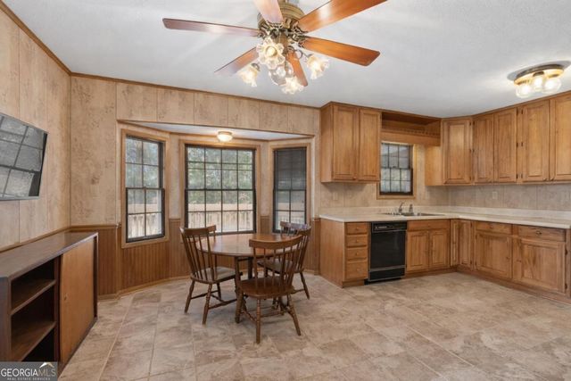 9710 South Helton Road, Winston, GA 30187