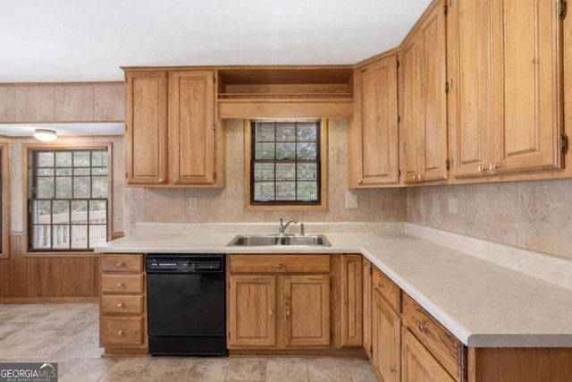 9710 South Helton Road, Winston, GA 30187