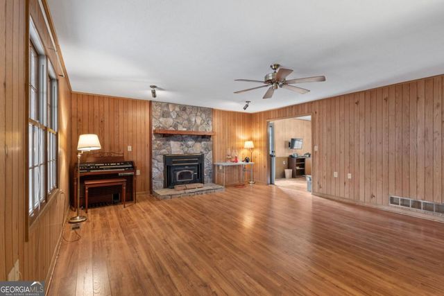 9710 South Helton Road, Winston, GA 30187