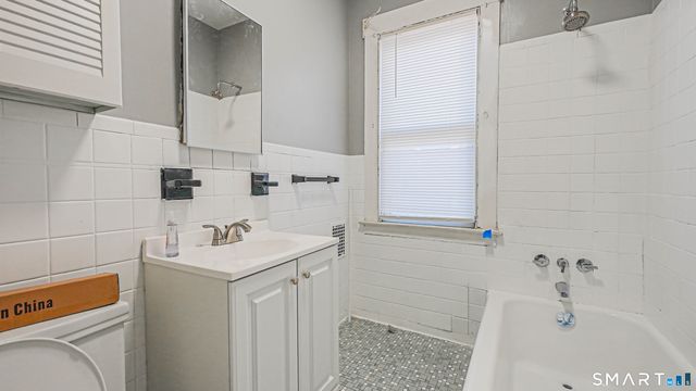 88 William Street, West Haven, CT 06516