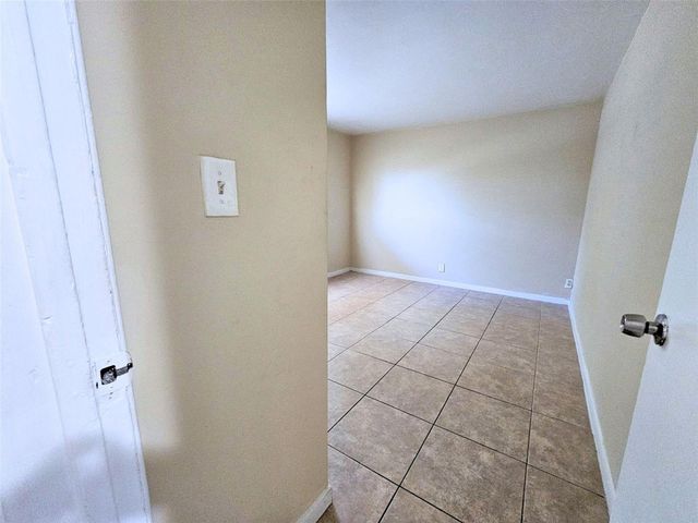 3741 SW 1st Street 11, Fort Lauderdale, FL 33312