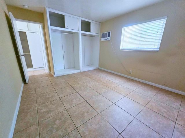 3741 SW 1st Street 11, Fort Lauderdale, FL 33312