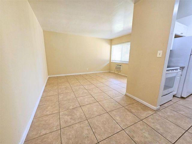 3741 SW 1st Street 11, Fort Lauderdale, FL 33312