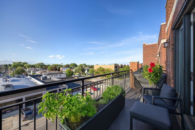 7443 W Irving Park Road 4E, Chicago, IL 60634