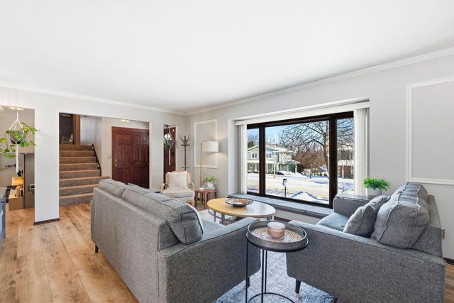 2842 Coventry LANE, Waukesha, WI 53188