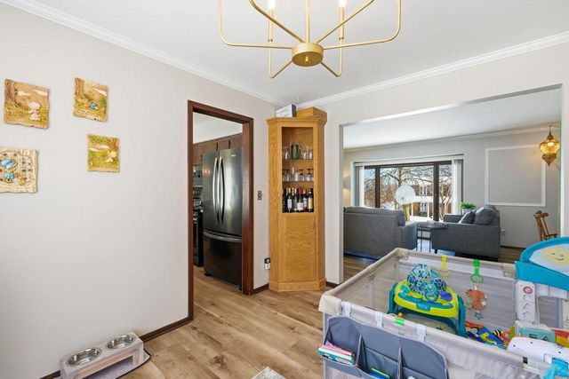 2842 Coventry LANE, Waukesha, WI 53188