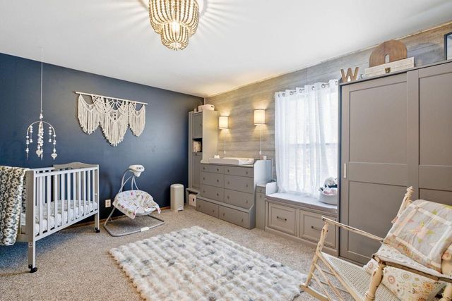 2842 Coventry LANE, Waukesha, WI 53188