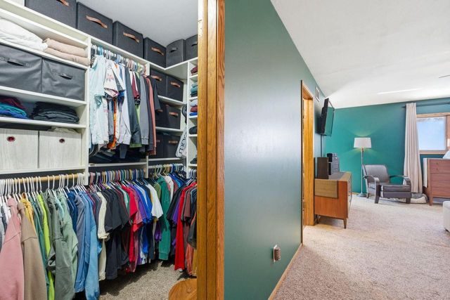 2842 Coventry LANE, Waukesha, WI 53188