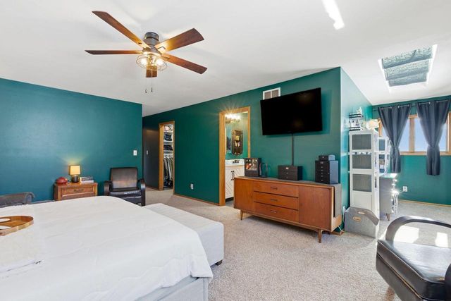 2842 Coventry LANE, Waukesha, WI 53188