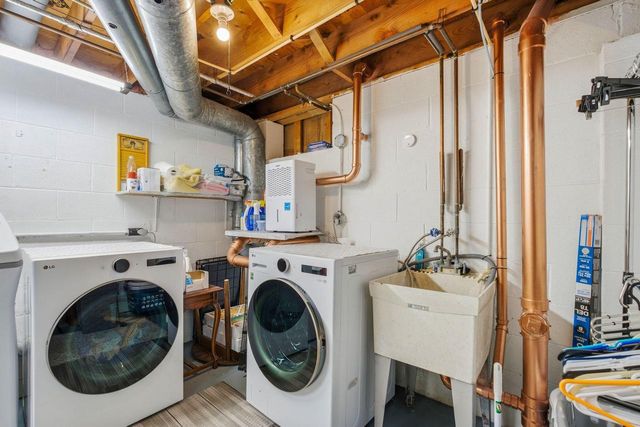 2842 Coventry LANE, Waukesha, WI 53188