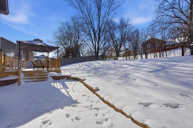 2842 Coventry LANE, Waukesha, WI 53188