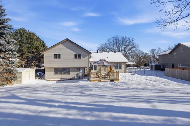 2842 Coventry LANE, Waukesha, WI 53188