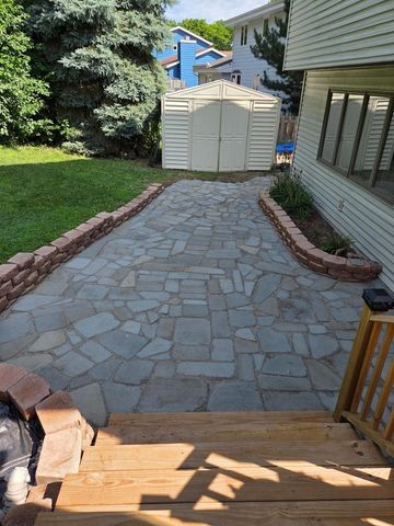 2842 Coventry LANE, Waukesha, WI 53188