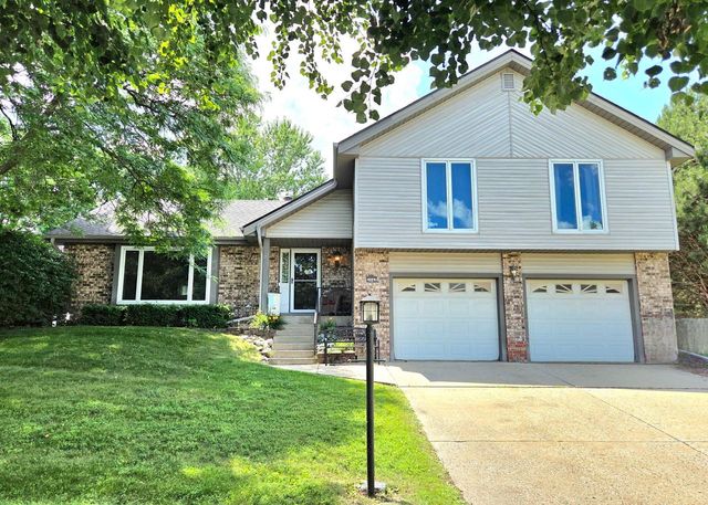 2842 Coventry LANE, Waukesha, WI 53188