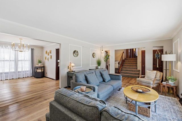 2842 Coventry LANE, Waukesha, WI 53188