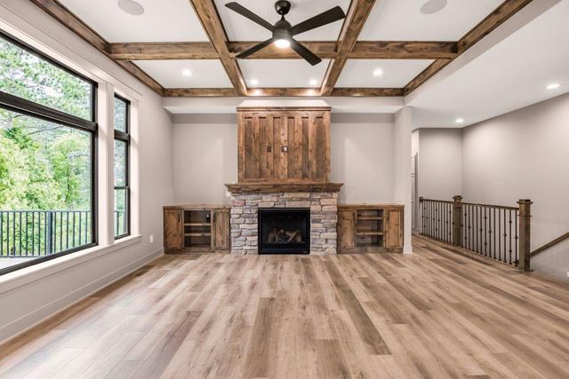 9998 211th Court N, Forest Lake, MN 55025