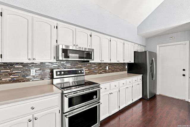 3215 MORNING CRK, San Antonio, TX 78247