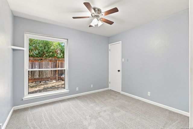 3215 MORNING CRK, San Antonio, TX 78247