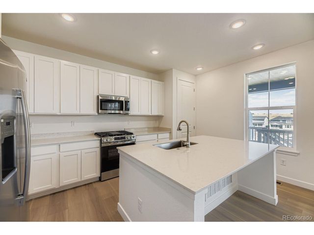 12769 W Glasgow Pl, Littleton, CO 80127