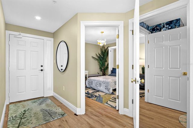 5420 EAGLES POINT CIRCLE 304, Sarasota, FL 34231