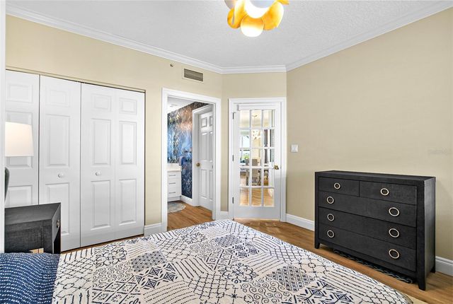 5420 EAGLES POINT CIRCLE 304, Sarasota, FL 34231