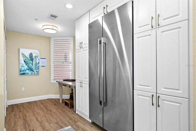 5420 EAGLES POINT CIRCLE 304, Sarasota, FL 34231